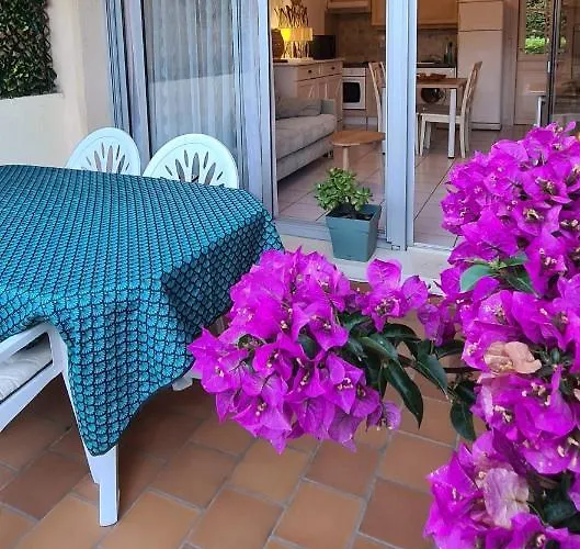 Le Tamaya Plage Charmant T2 En Rez De Jardin A 2 Pas D Une Belle Plage De Toutes Commodites Et Centre Ville Port